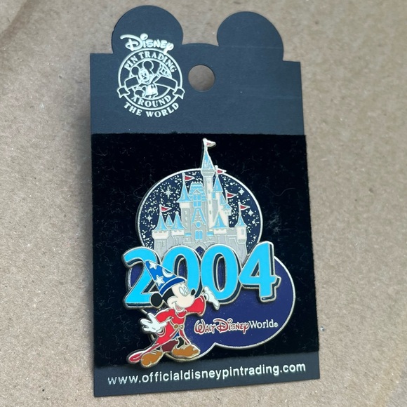 NWT Sorcerer Mickey Disney Pin 2004 - Picture 1 of 5